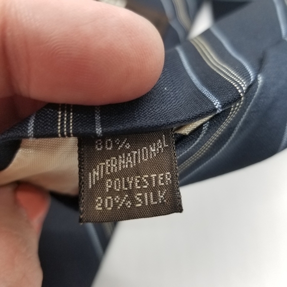 Givenchy navy blue skinny tie with diagonal stripes - Picture 4 of 6